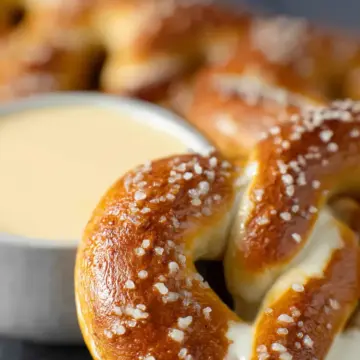 Cheese Sauce for Pretzels