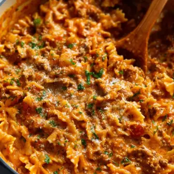 One pot creamy tomato beef pasta