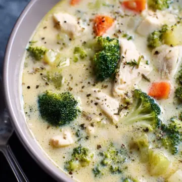 Easy healthy chicken broccoli soup