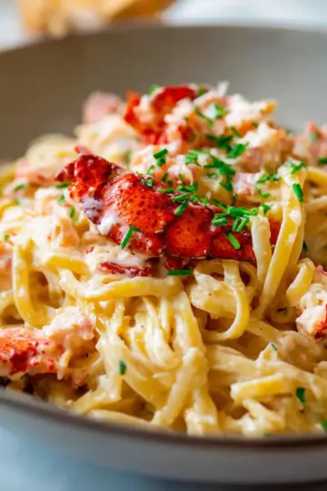 Fancy Lobster Pasta with Cream Sauce