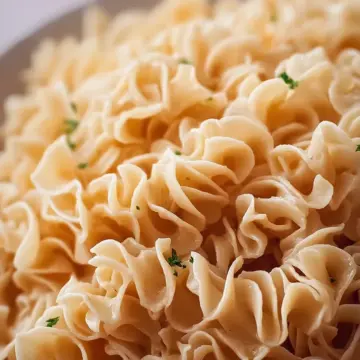 Creamy Cafeteria Noodles